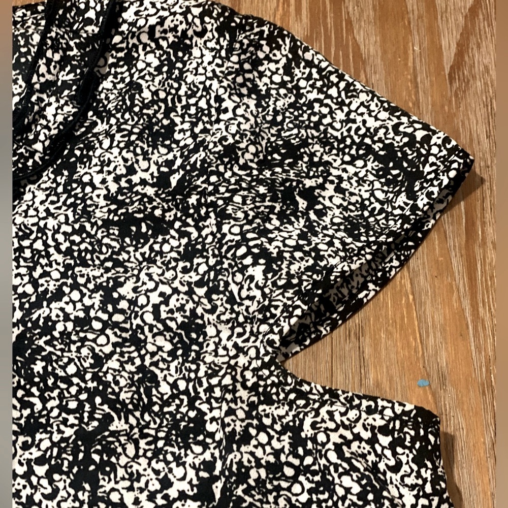 Anne Klein Cold-Shoulder Women’s Shirt - Picture 4 of 10